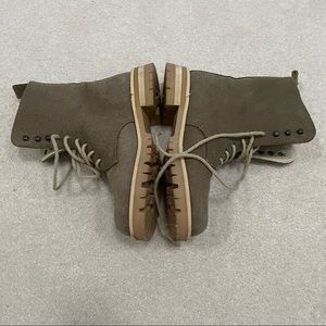 American Eagle Outfitters Vintage Women’s Suede Lace Up Boot